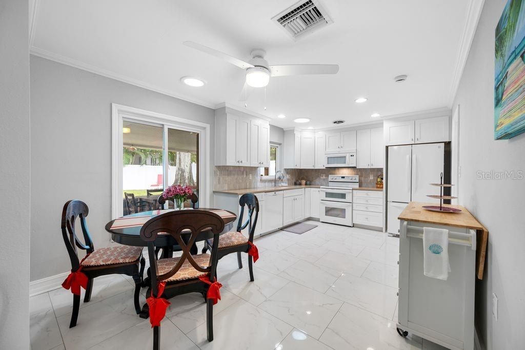 328 Bayview Drive Ne, Saint Petersburg, FL 33704 Photo