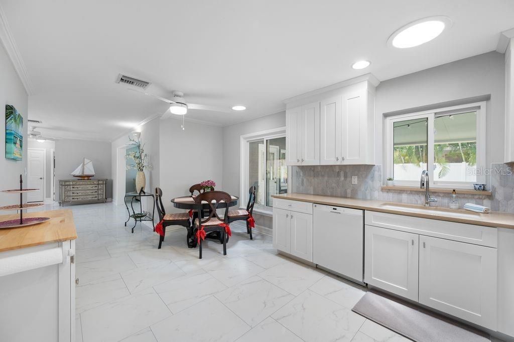 328 Bayview Drive Ne, Saint Petersburg, FL 33704 Photo
