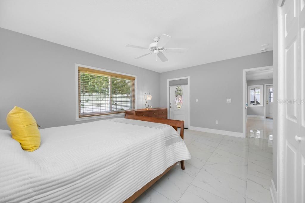 328 Bayview Drive Ne, Saint Petersburg, FL 33704 Photo