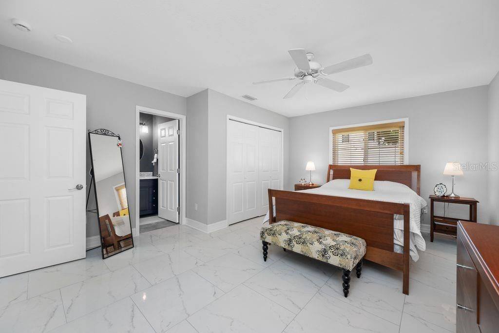 328 Bayview Drive Ne, Saint Petersburg, FL 33704 Photo