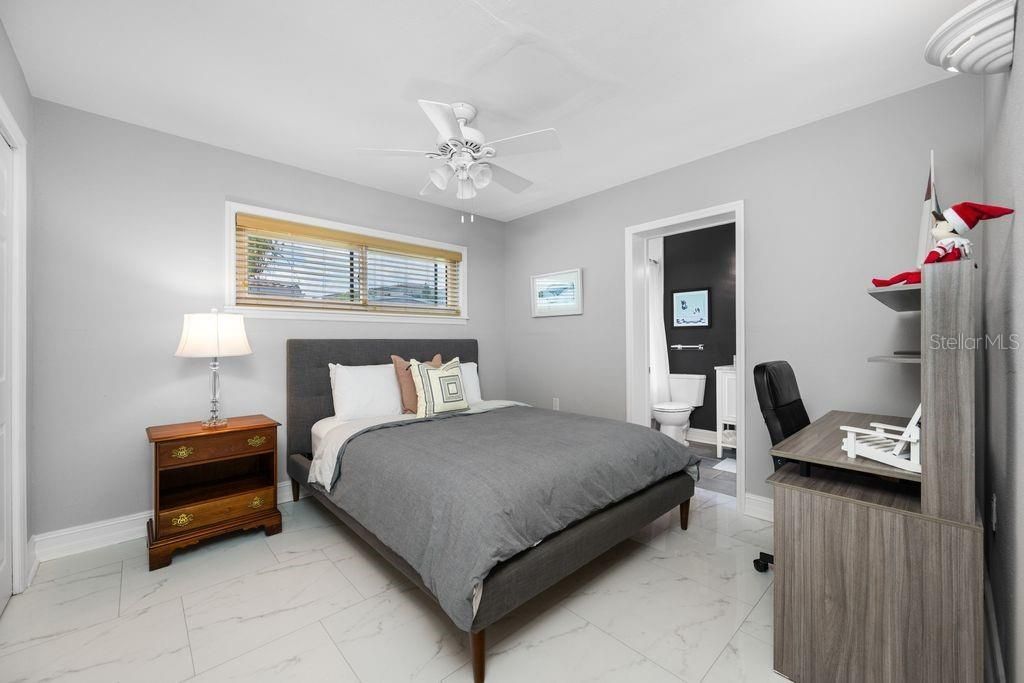 328 Bayview Drive Ne, Saint Petersburg, FL 33704 Photo