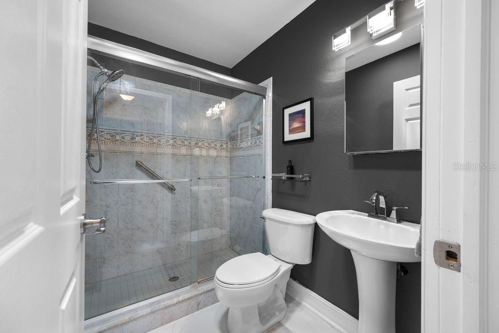 328 Bayview Drive Ne, Saint Petersburg, FL 33704 Photo