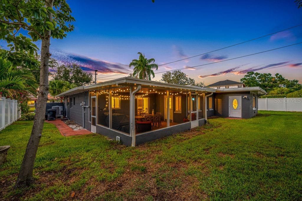 328 Bayview Drive Ne, Saint Petersburg, FL 33704 Photo