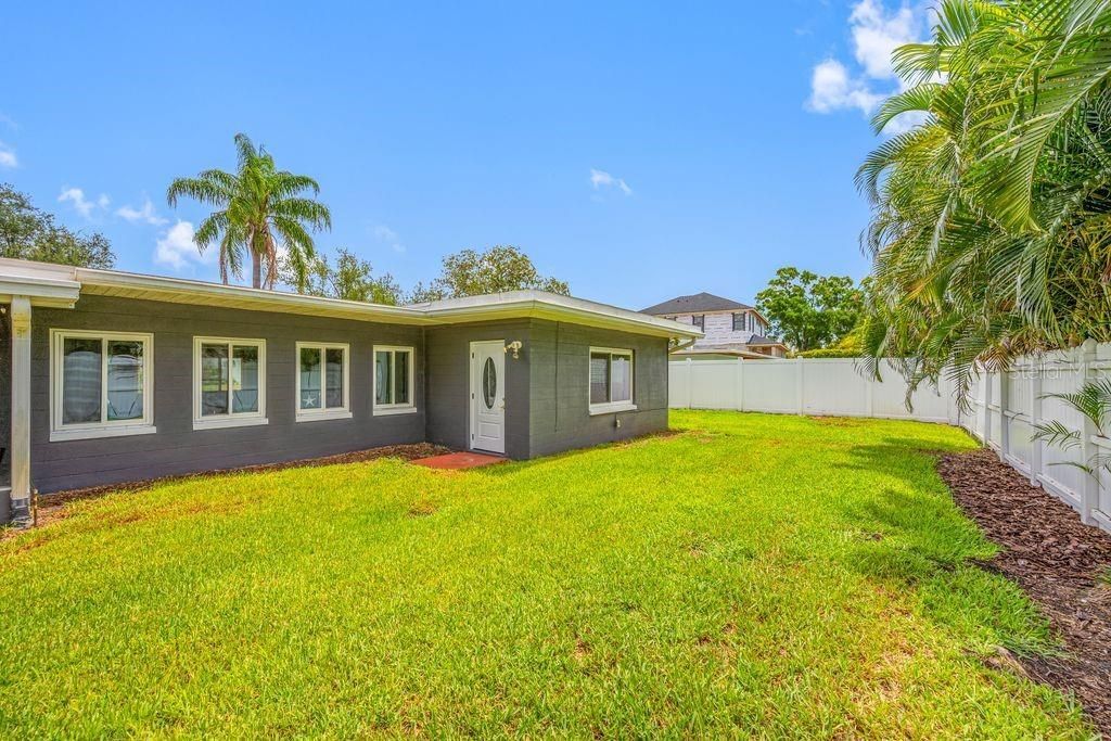 328 Bayview Drive Ne, Saint Petersburg, FL 33704 Photo