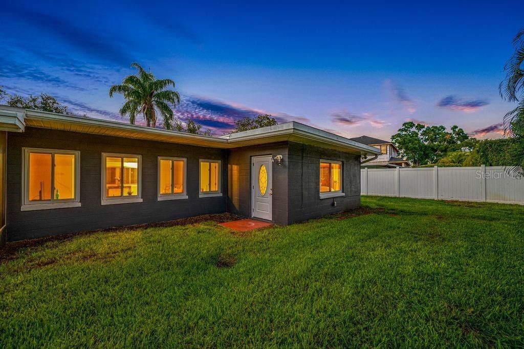 328 Bayview Drive Ne, Saint Petersburg, FL 33704 Photo