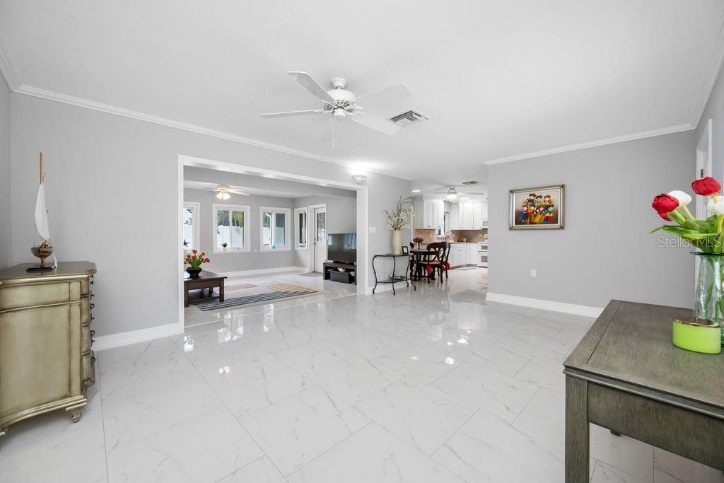 328 Bayview Drive Ne, Saint Petersburg, FL 33704 Photo