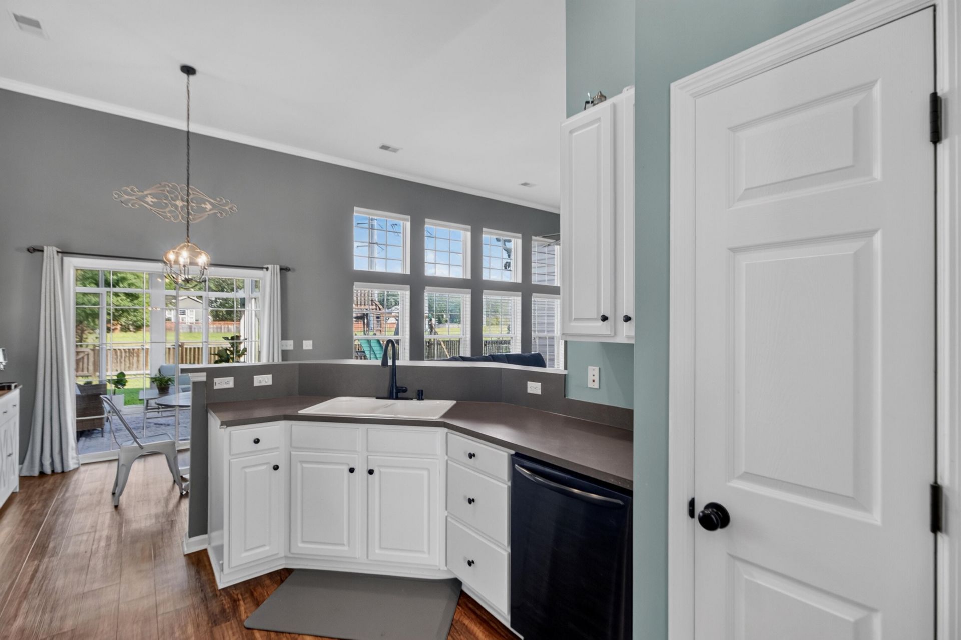7312 Coopers Hawk Drive Photo 12