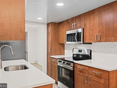 1005 SABER LANE, HERNDON, VA 20170