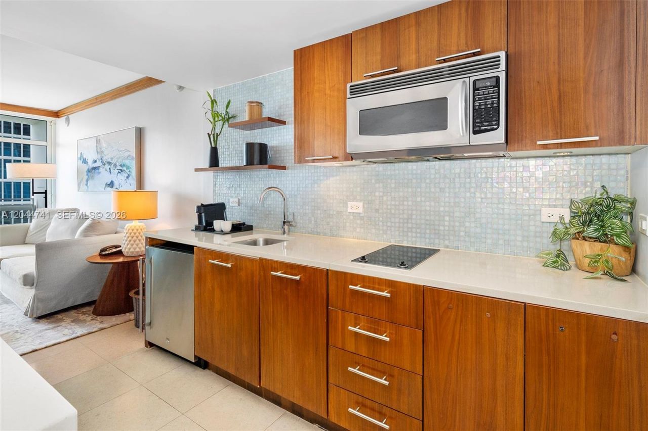 Please Call For Address, Unit 910, Miami Beach, FL 33141 Photo