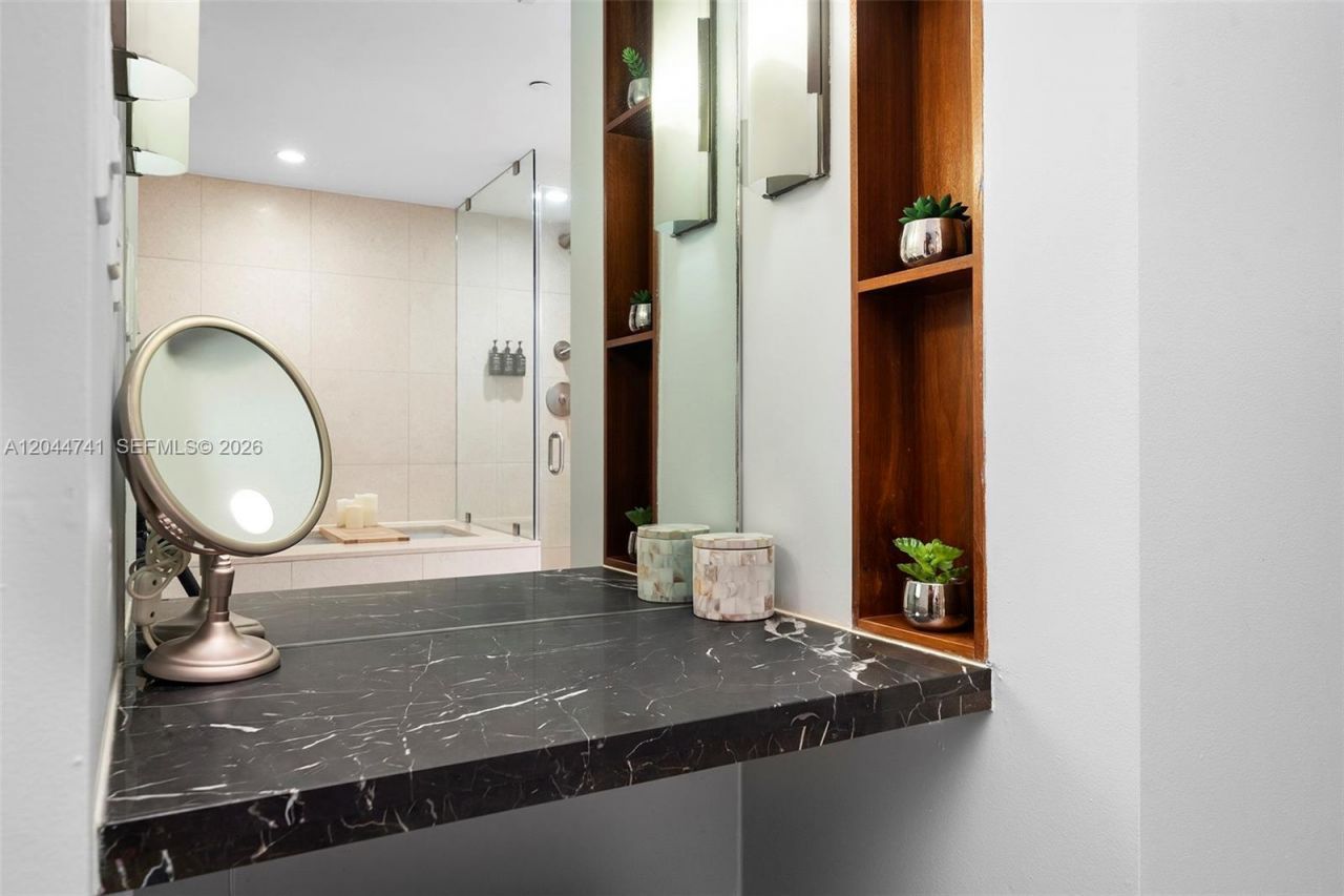 Please Call For Address, Unit 910, Miami Beach, FL 33141 Photo