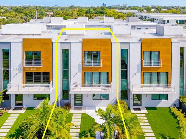 916 NE 4th St , Fort Lauderdale, FL 33301