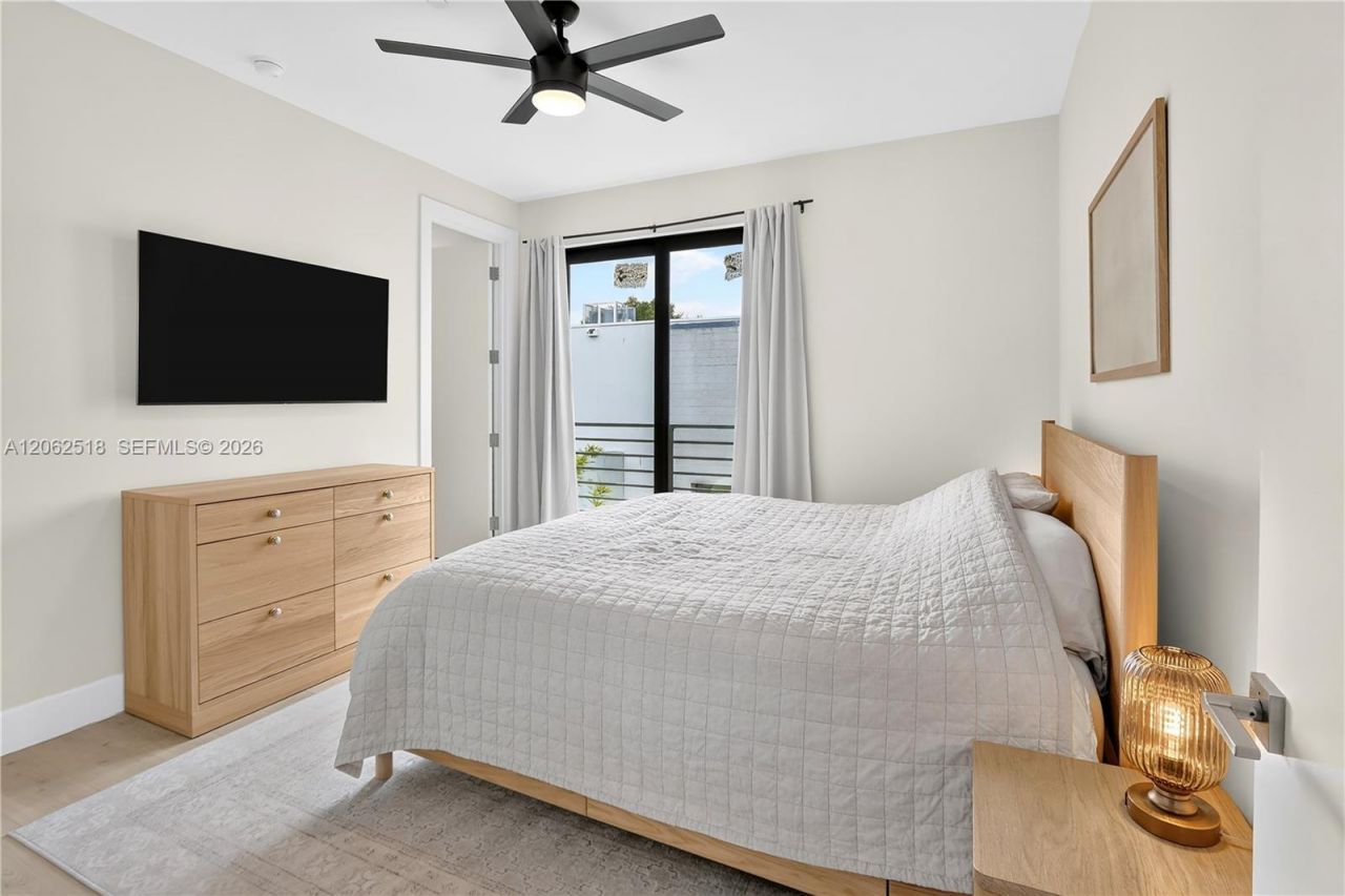 916 NE 4th St , Fort Lauderdale, FL 33301 Photo