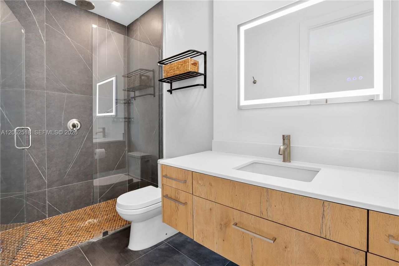 916 NE 4th St , Fort Lauderdale, FL 33301 Photo