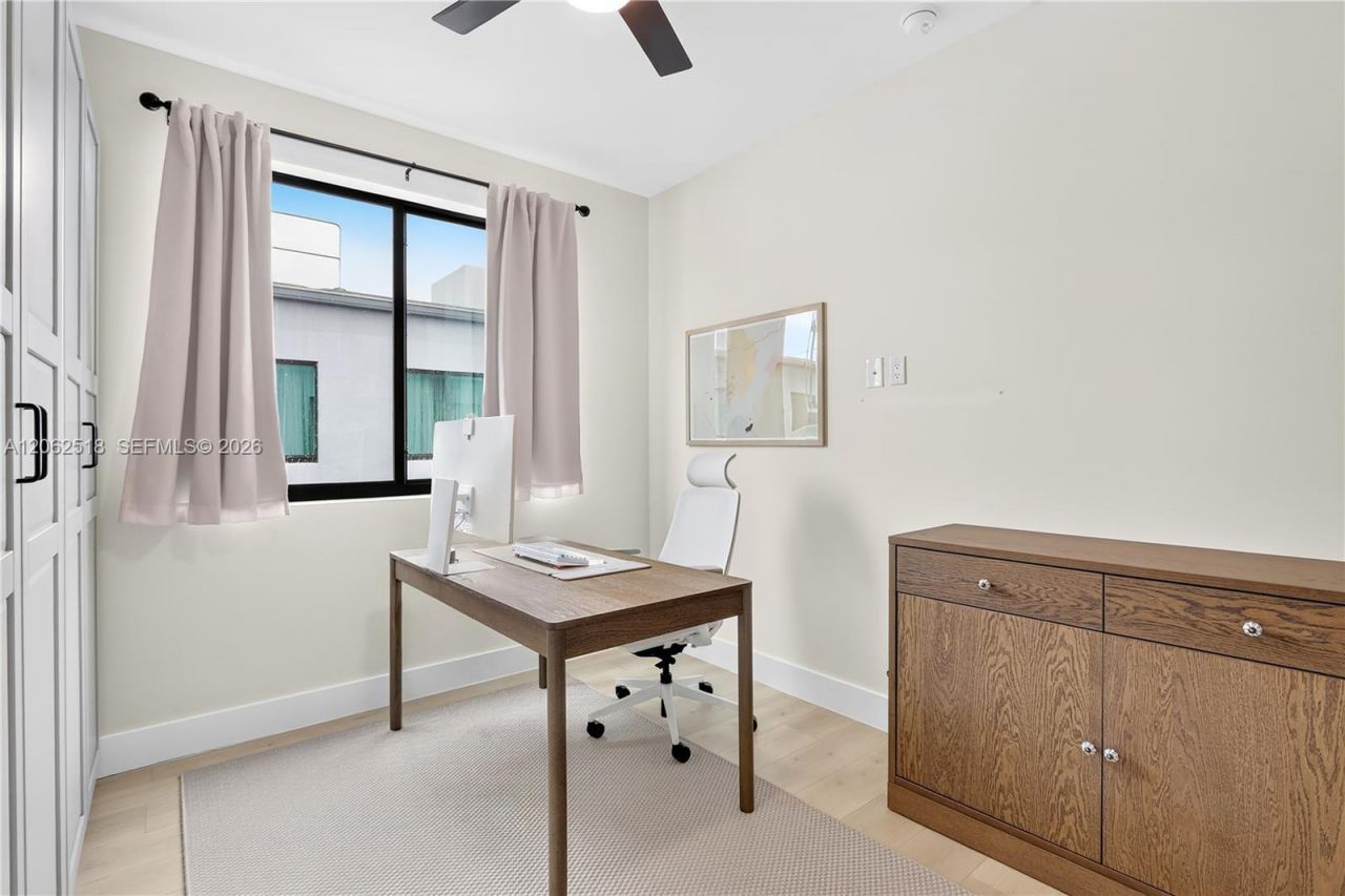 916 NE 4th St , Fort Lauderdale, FL 33301 Photo