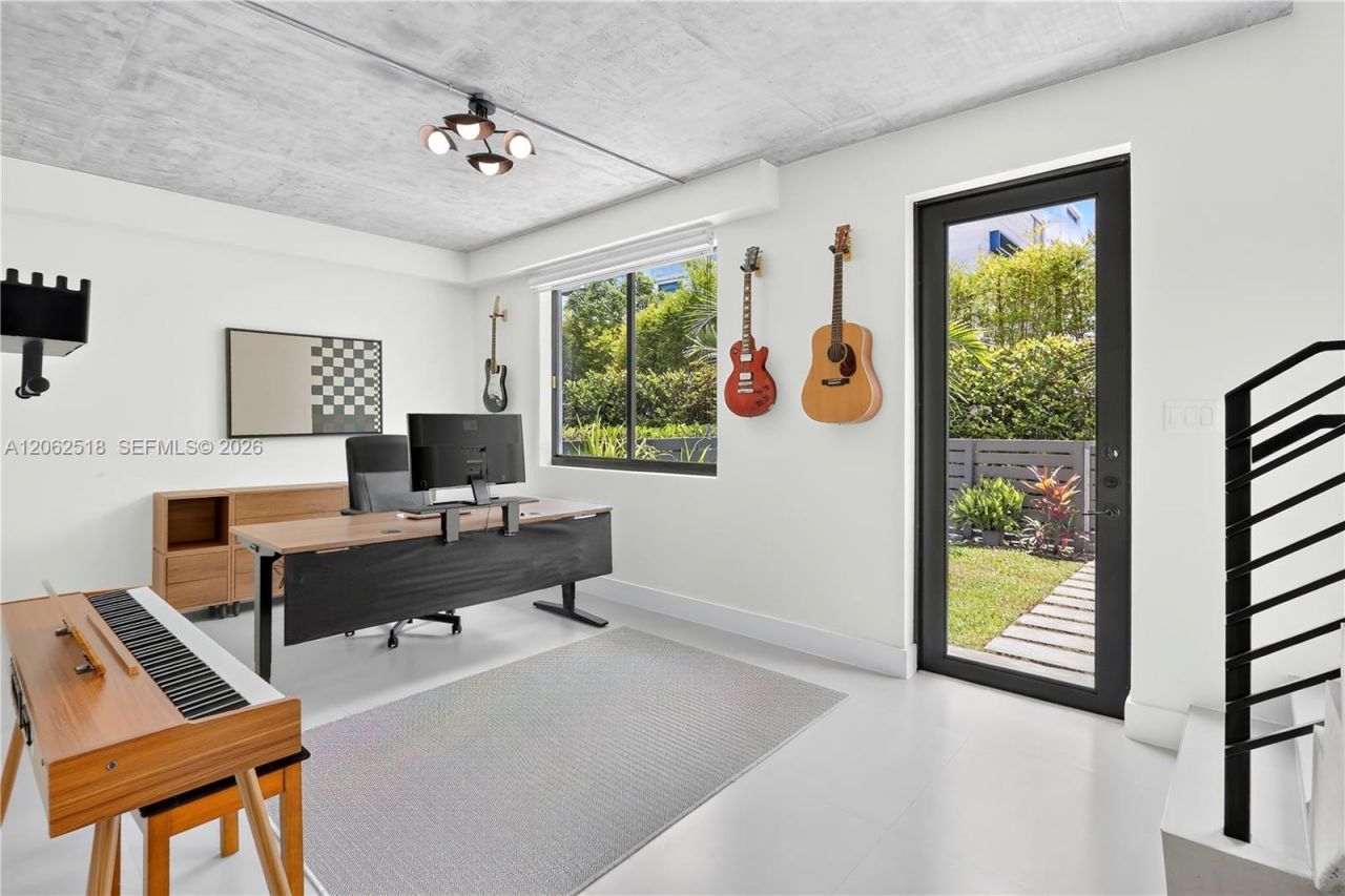 916 NE 4th St , Fort Lauderdale, FL 33301 Photo