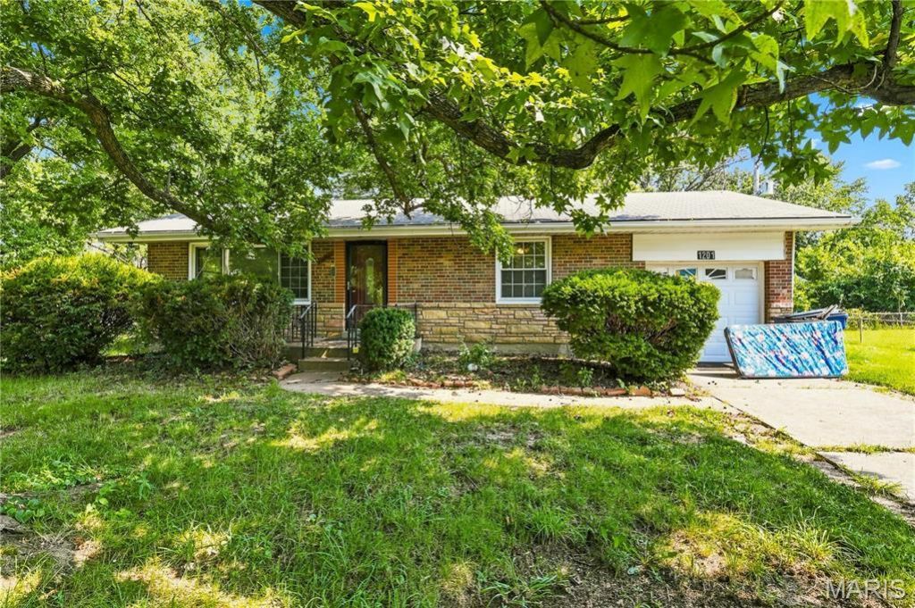 1201 Lang Drive , Saint Louis, MO 63135 Main Photo