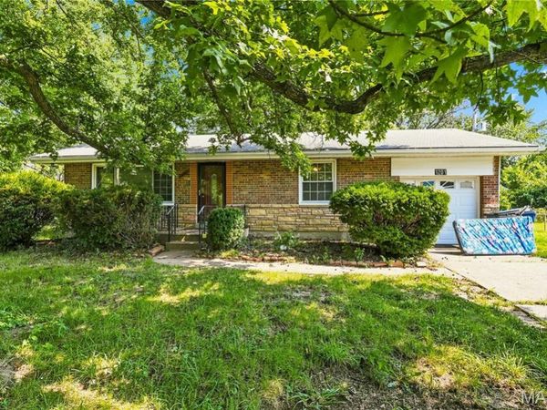 1201 Lang Drive, St Louis, MO 63135