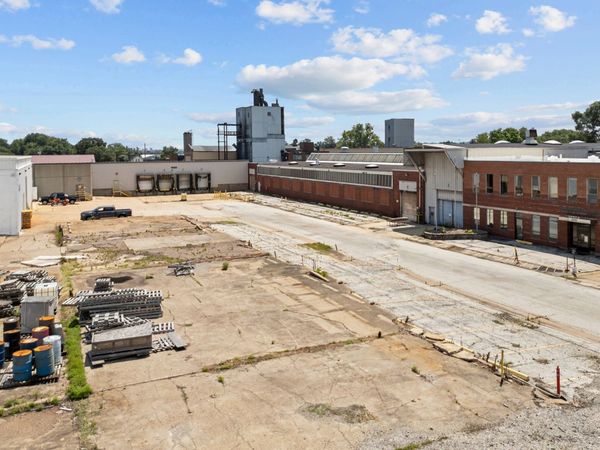 1833 W 2nd Street, Davenport, IA 52802