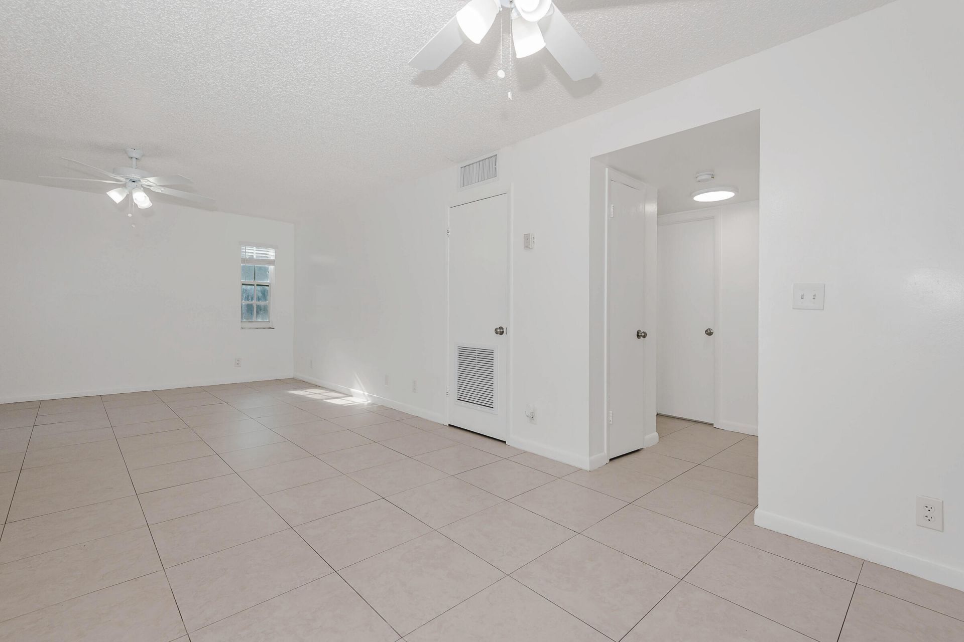 8830 W Sample Road, Unit 3, Coral Springs, FL 33065 Photo
