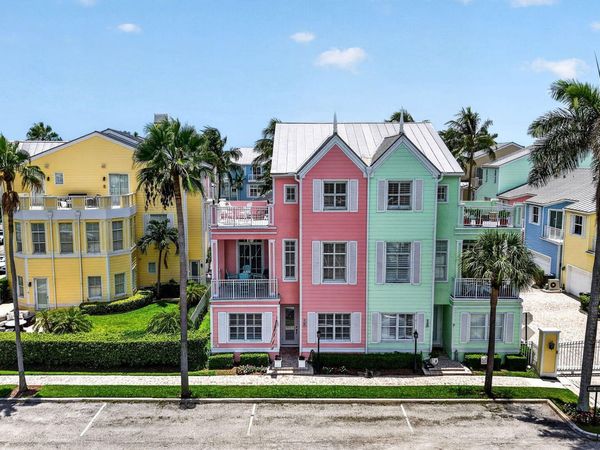 2814 Marina Circle, Lighthouse Point, FL 33064