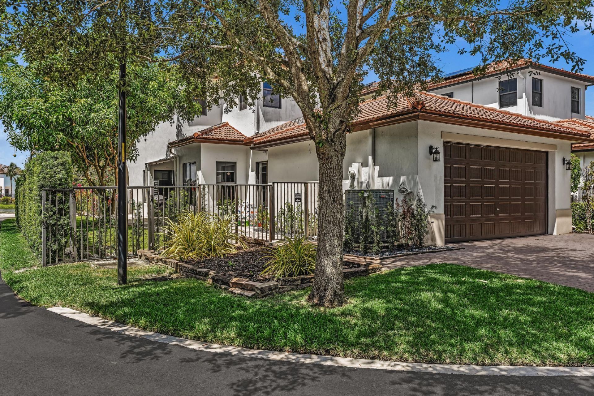 8289 NW 38th Street, Cooper City, FL 33024 Photo