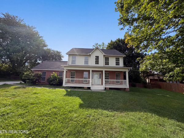 518 Glenfield Circle, Maryville, TN 37804