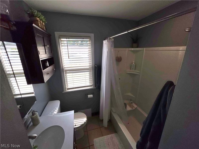 230 E 288th Street , Willowick, OH 44095 Photo 28