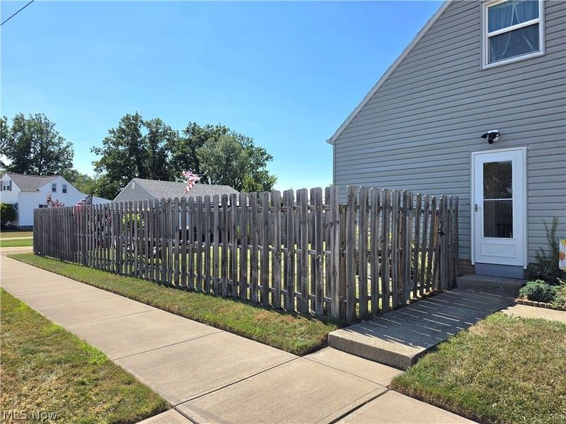 230 E 288th Street , Willowick, OH 44095 Photo 9