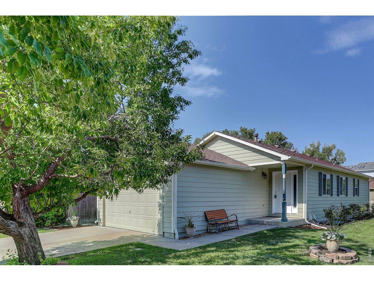 346 Wadsworth Cir, Longmont, CO 80504 Main Photo