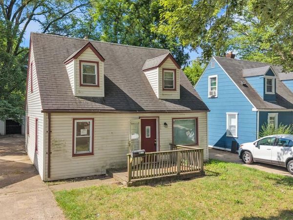 26005 Currier Street , Dearborn Heights, MI 48125