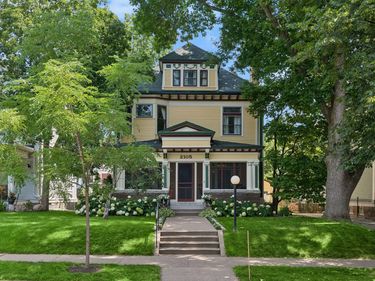 2105 Girard Avenue S, Minneapolis, MN 55405