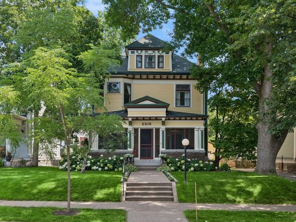 2105 Girard Avenue S, Minneapolis, MN 55405
