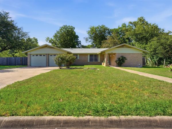 1609 Tammi LN, Taylor, TX 76574