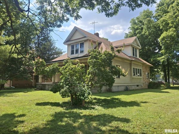 1017 N LOGAN Street, Lincoln, IL 62656