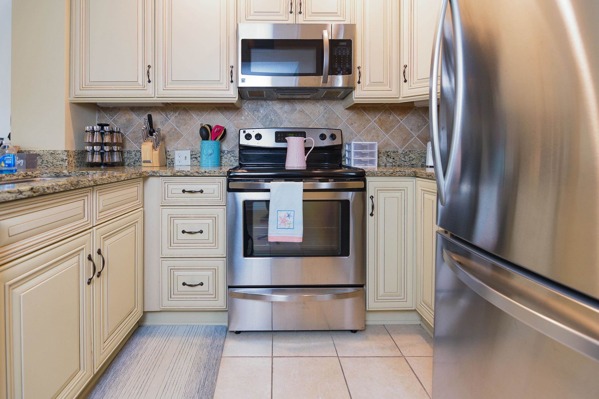 410 Melrose Pl. Photo 10