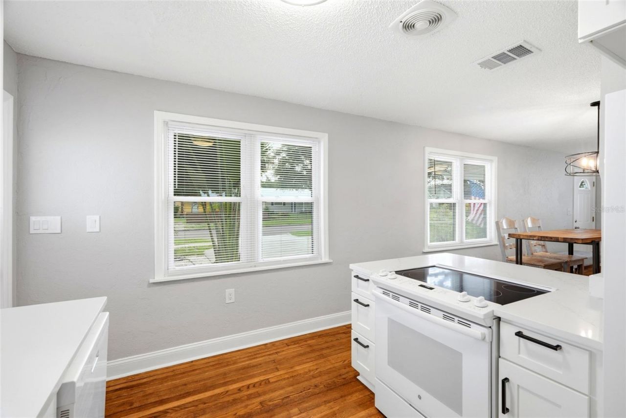 5016 Dartmouth Avenue N, Saint Petersburg, FL 33710 Photo
