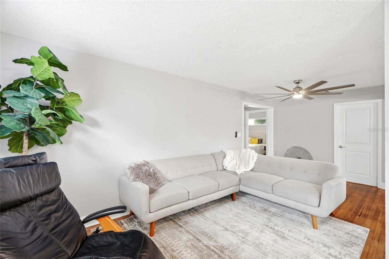 5016 Dartmouth Avenue N, Saint Petersburg, FL 33710 Photo
