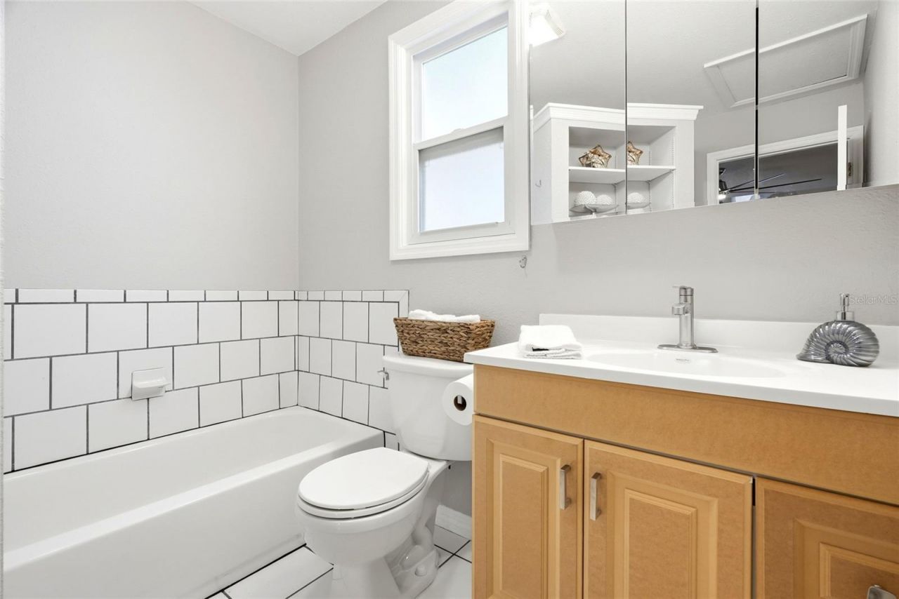5016 Dartmouth Avenue N, Saint Petersburg, FL 33710 Photo