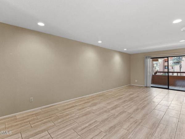 12212 N PARADISE VILLAGE Parkway S, Unit 206, Phoenix, AZ 85032