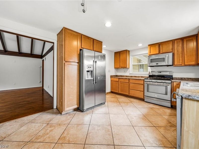 2490 Glenridge Road , Euclid, OH 44117 Photo 8