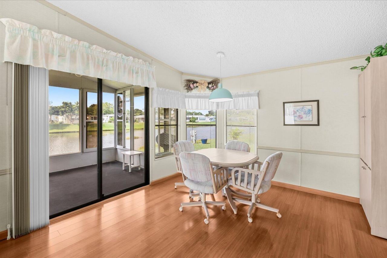 484 Tropical Isles Circle, Unit D-32, Fort Pierce, FL 34982 Photo