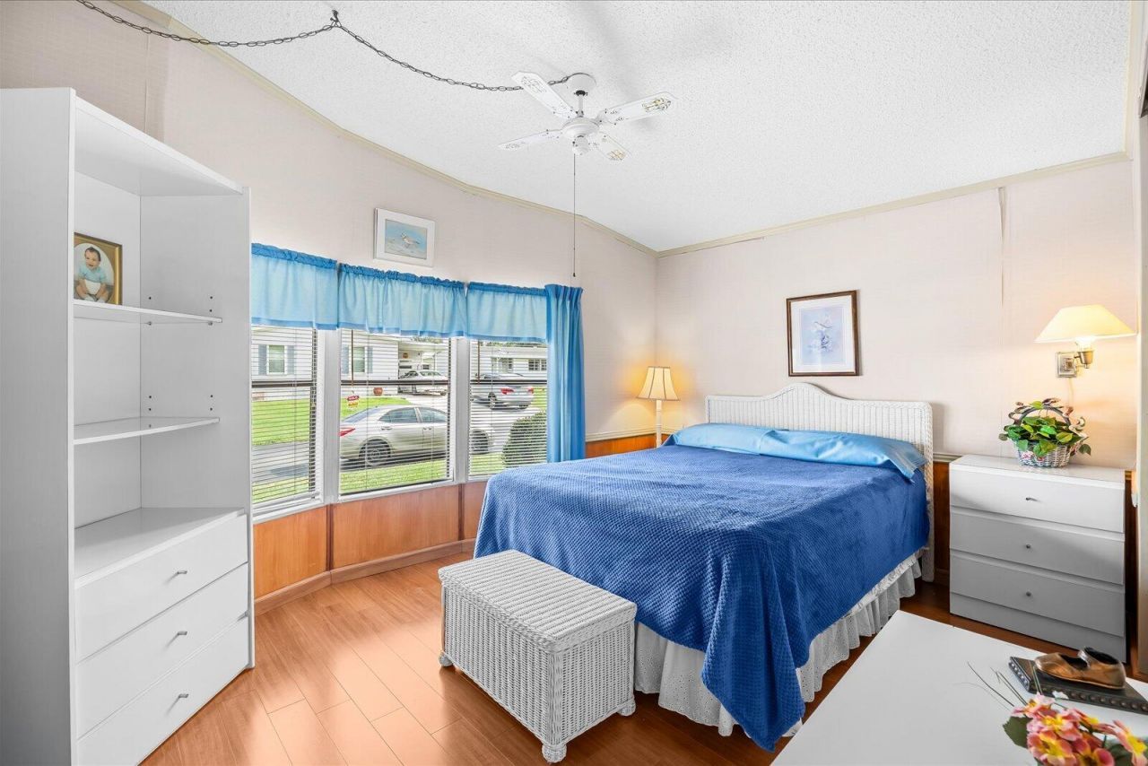 484 Tropical Isles Circle, Unit D-32, Fort Pierce, FL 34982 Photo