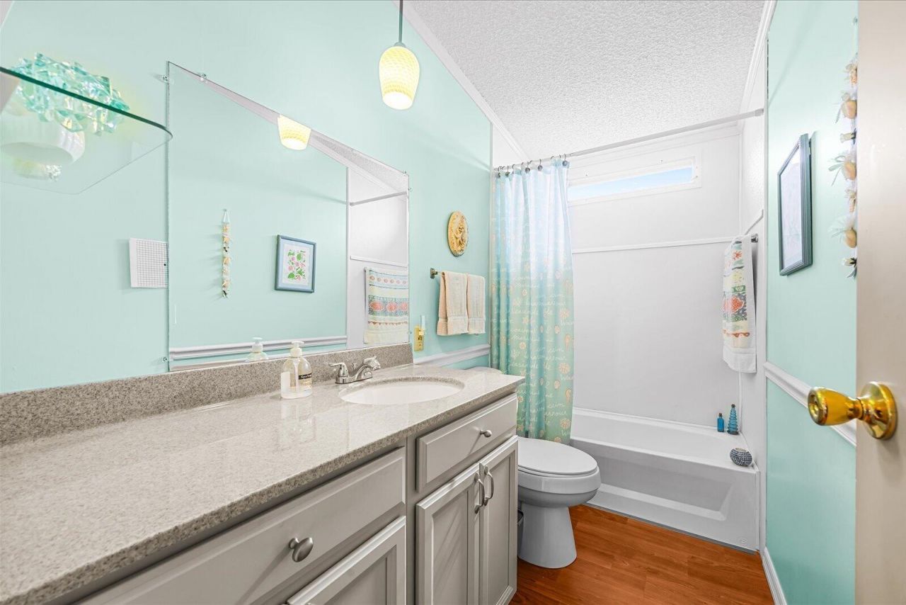 484 Tropical Isles Circle, Unit D-32, Fort Pierce, FL 34982 Photo