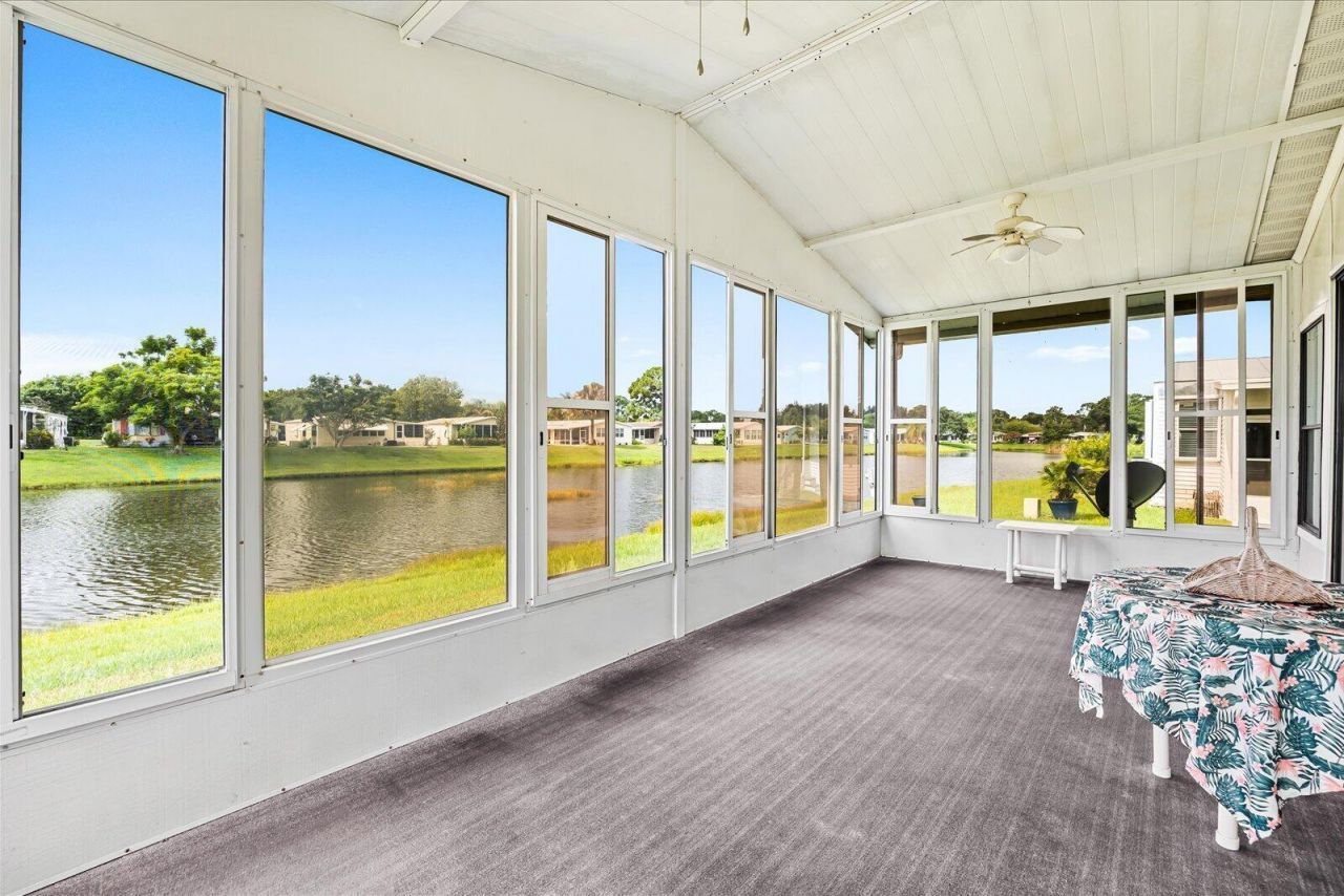 484 Tropical Isles Circle, Unit D-32, Fort Pierce, FL 34982 Photo