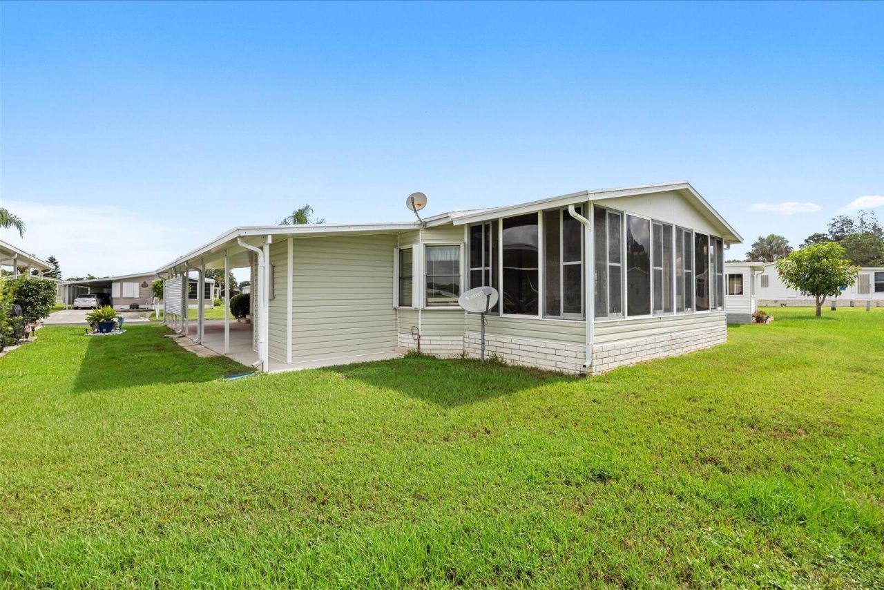 484 Tropical Isles Circle, Unit D-32, Fort Pierce, FL 34982 Photo