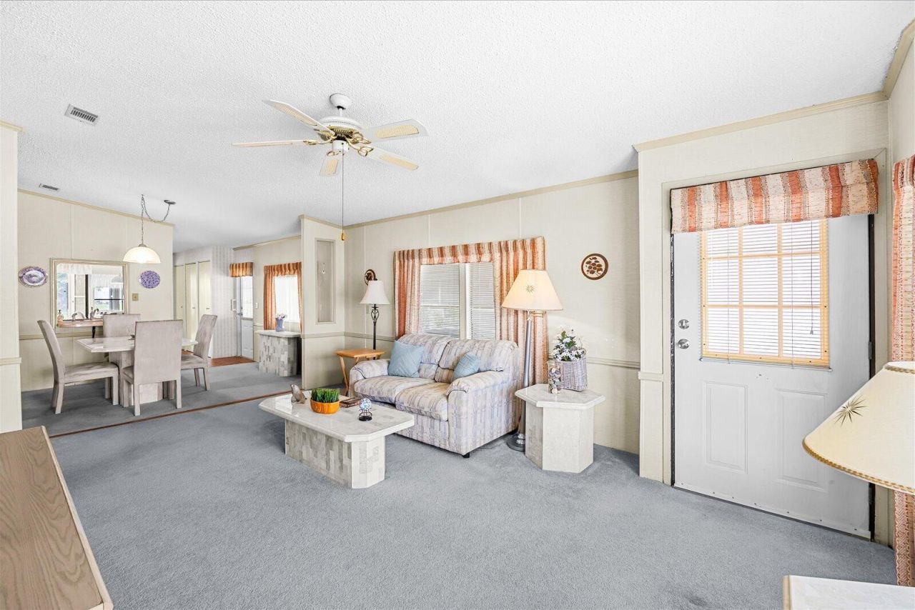 484 Tropical Isles Circle, Unit D-32, Fort Pierce, FL 34982 Photo