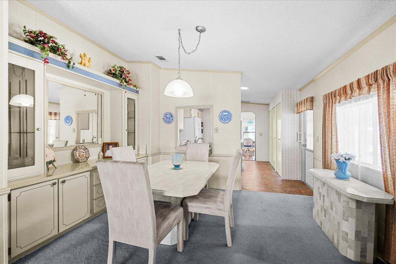 484 Tropical Isles Circle, Unit D-32, Fort Pierce, FL 34982 Photo