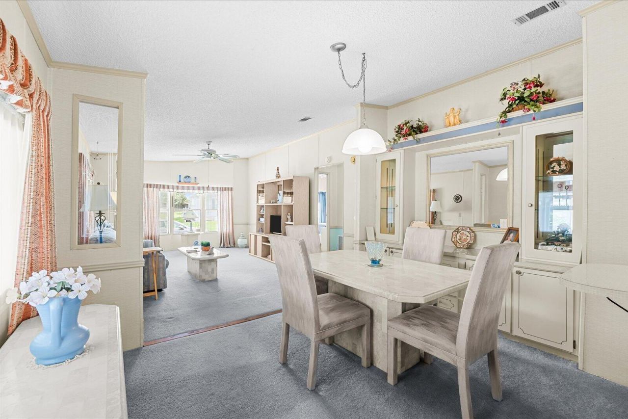 484 Tropical Isles Circle, Unit D-32, Fort Pierce, FL 34982 Photo