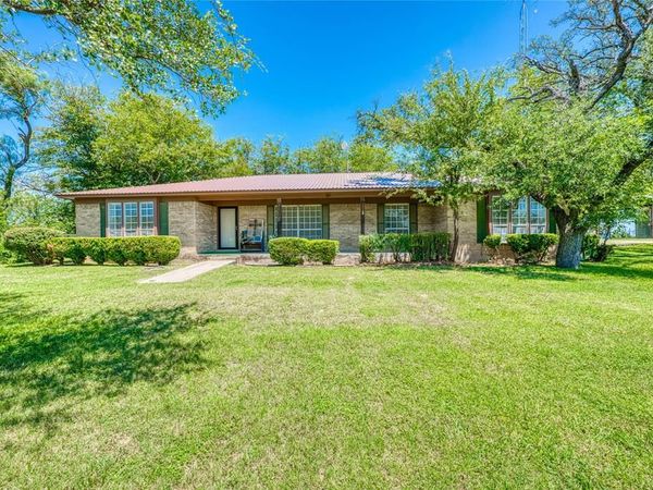 320 County Road 401 , Comanche, TX 76442