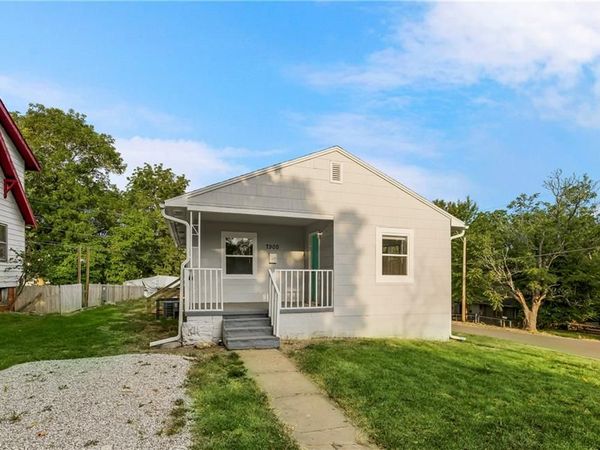 7900 CHESTNUT Avenue, Kansas City, MO 64132